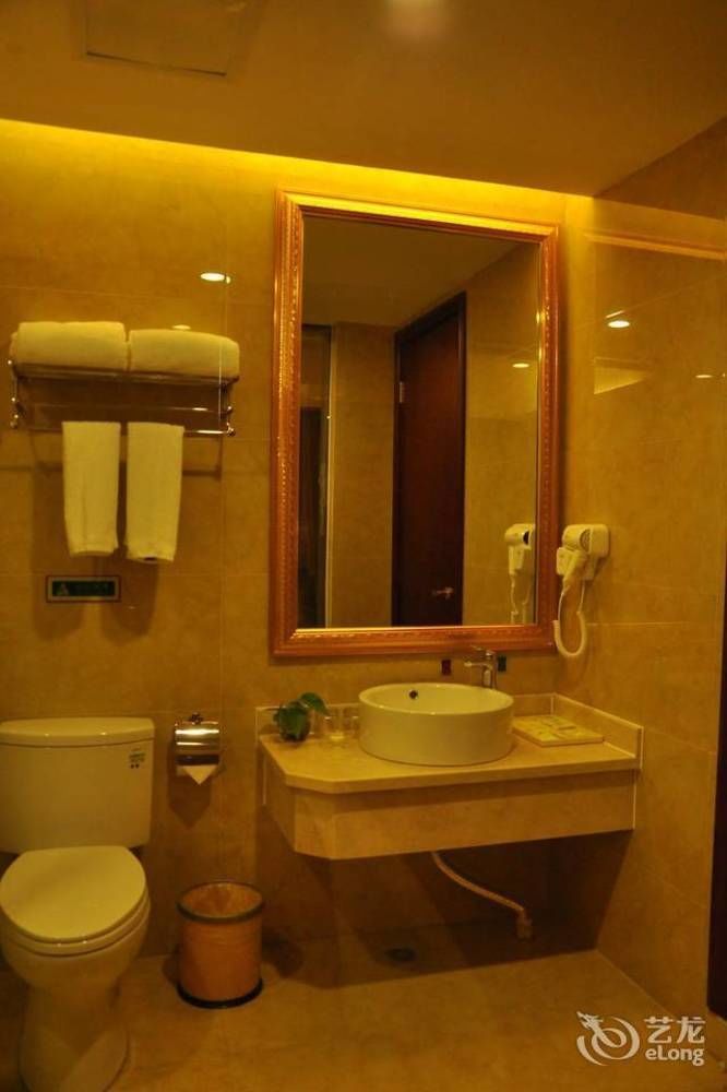 Vienna Hotel Sh Fengxian Nanqiao Jinhai Road Shanghai Exterior photo